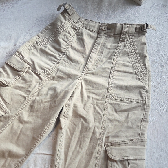 *Light Tan* Hollister Ultra High Rise Baggy Cargo Pants Size 24-25 (000R) - Picture 2 of 16